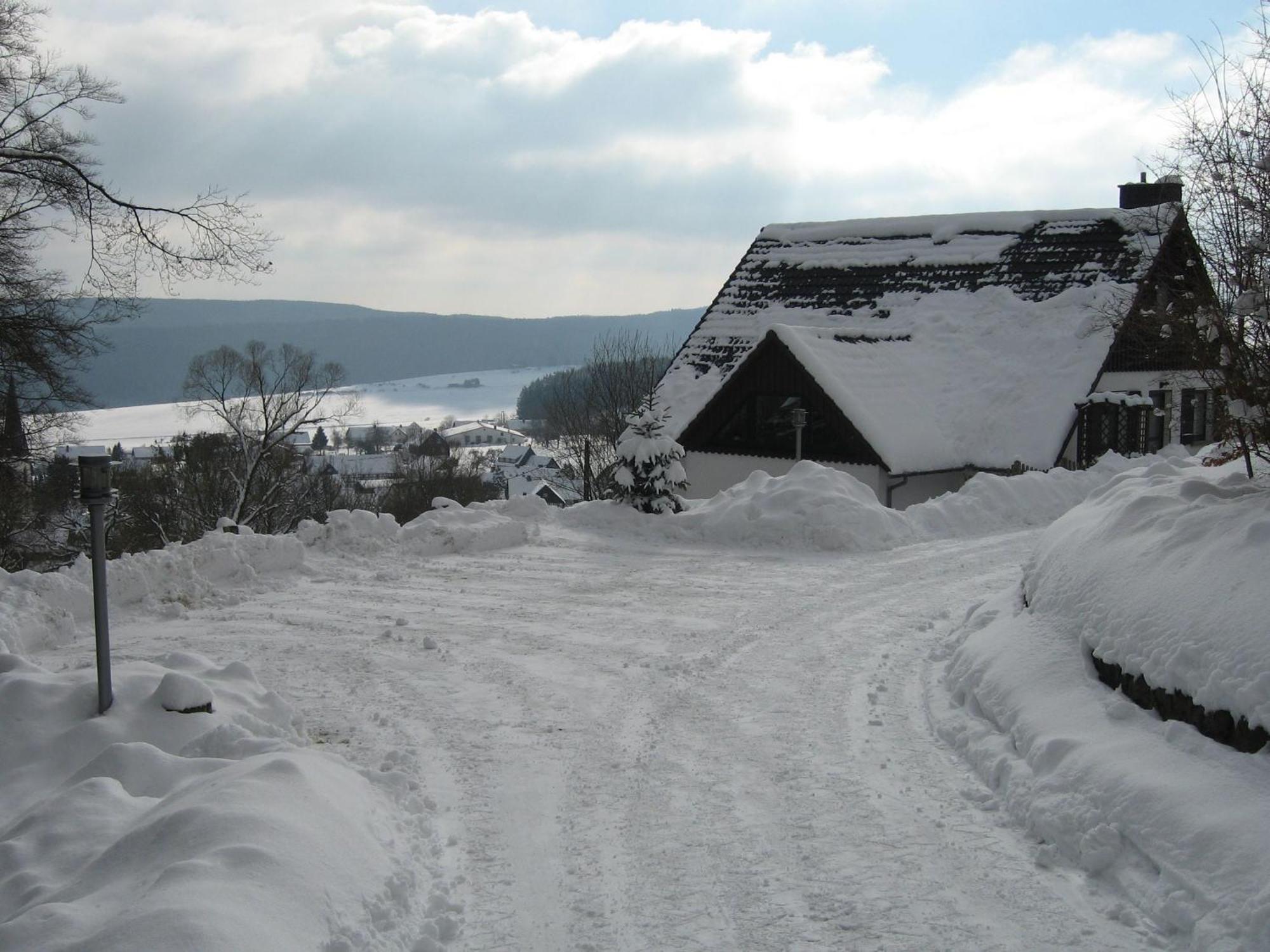 Nice Holiday Home Near Ski Area Медебах Екстер'єр фото